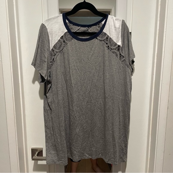 Torrid lace t-shirt - Picture 1 of 3